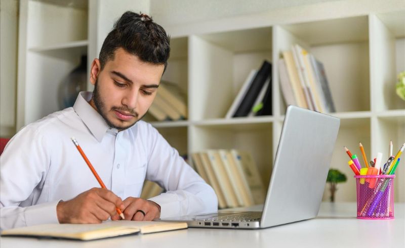  Saudi Arabia Launches ‘Mostaqbali’ to Train 50,000 in AI