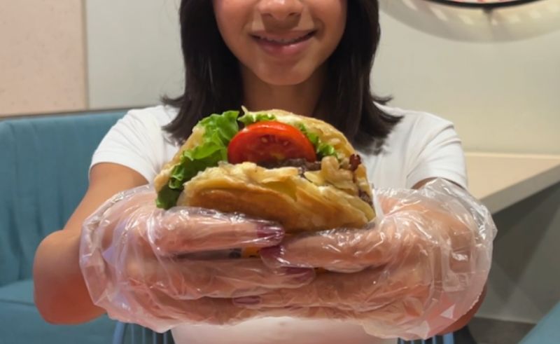 The UAE's Viral Paratha Burger is Now in Egypt