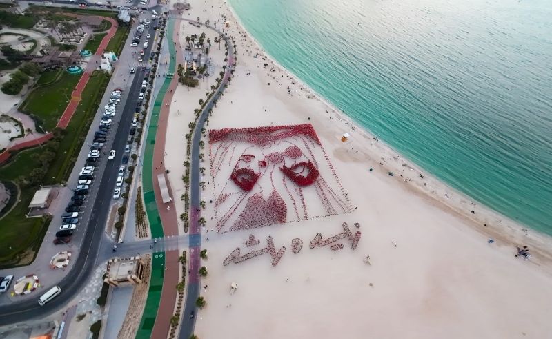 11,000 UAE Flags Create Portraits at Jumeirah Beach