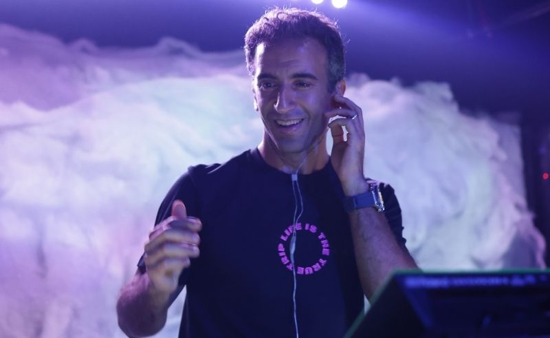 بين الحياة واللايف: علي فتح الله يقدم ألبومه الأول Alive