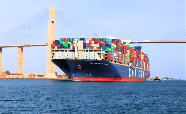 Suez Canal Revenues Up 17.5% in October as Traffic Increases