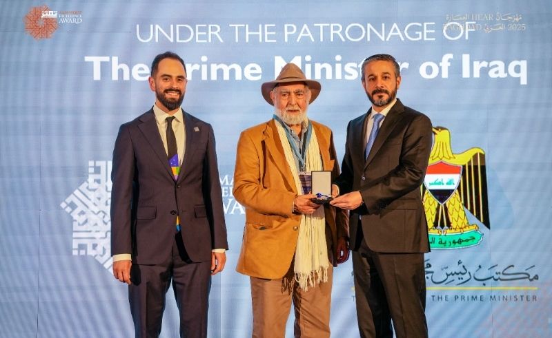 Abdelwahed El-Wakil Recieves the Tamayouz Lifetime Achievement Award