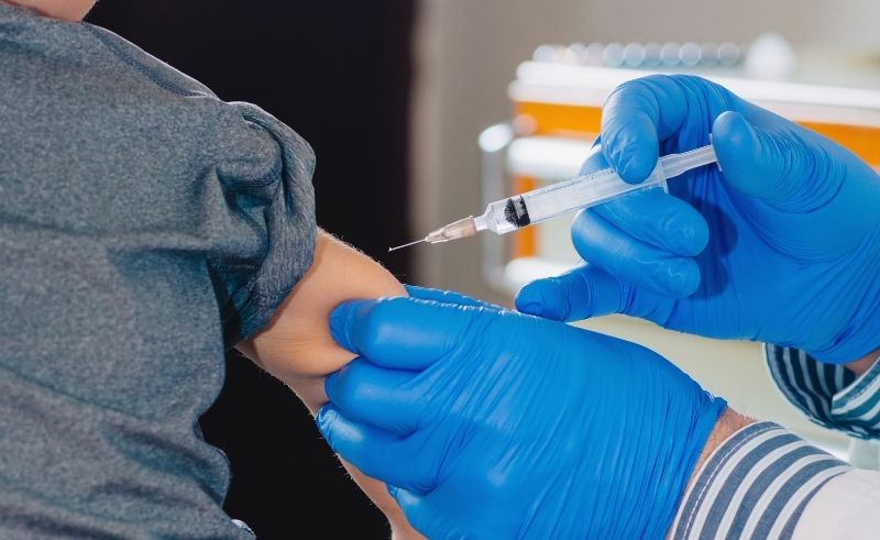 UAE Draft Law Introduces Fines for Parents Who Skip Child Vaccinations