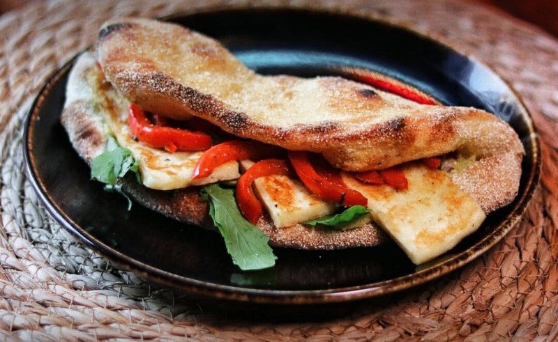 Alexandria’s Sincero Is Serving Sourdough Panuozzo for Sohour