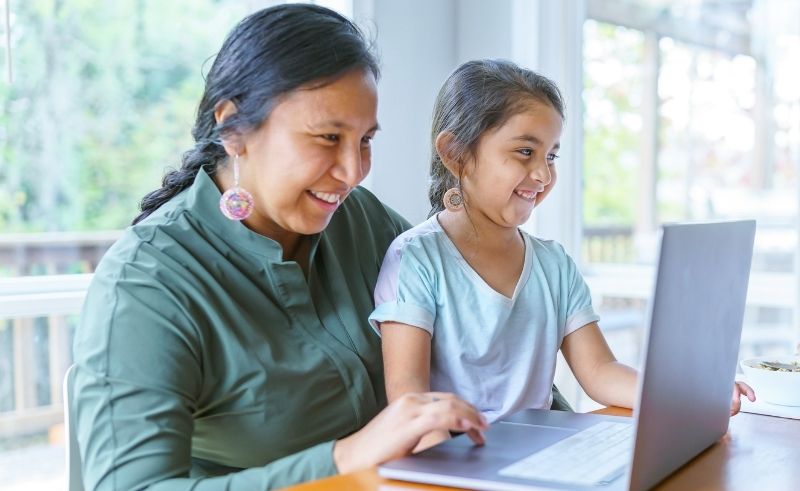 KG Students at ndian & Pakistani Schools Start Year Online in the UAE