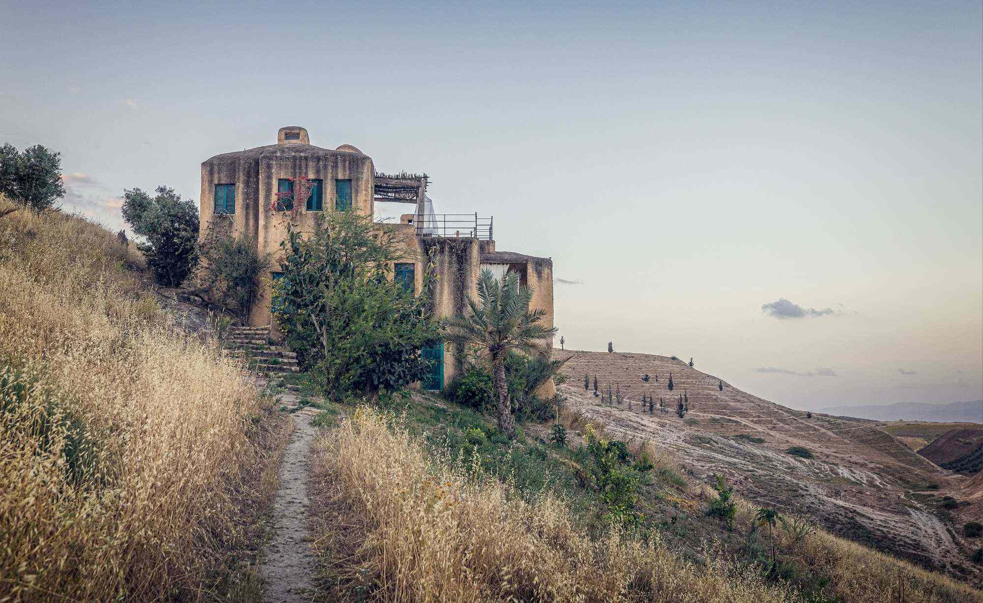 Beit Al Fannan Lets You Live Inside an Artist’s Unfinished World