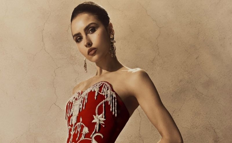 Monochrome Monday: The Lady in Red Edition 