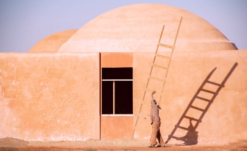 The Egyptian Desert School Built Without Concrete or Steel