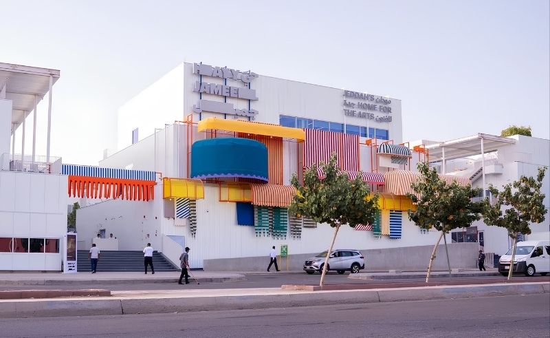 Bricklab Covers Hayy Jameel’s Façade With Jeddah’s Nostalgic Awnings 