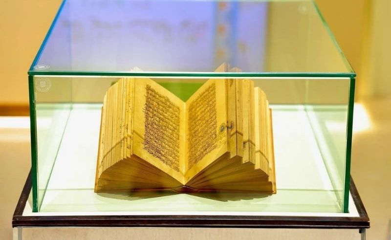 Makkah Exhibition Displays Rare 1,000-Year-Old Quran Manuscript