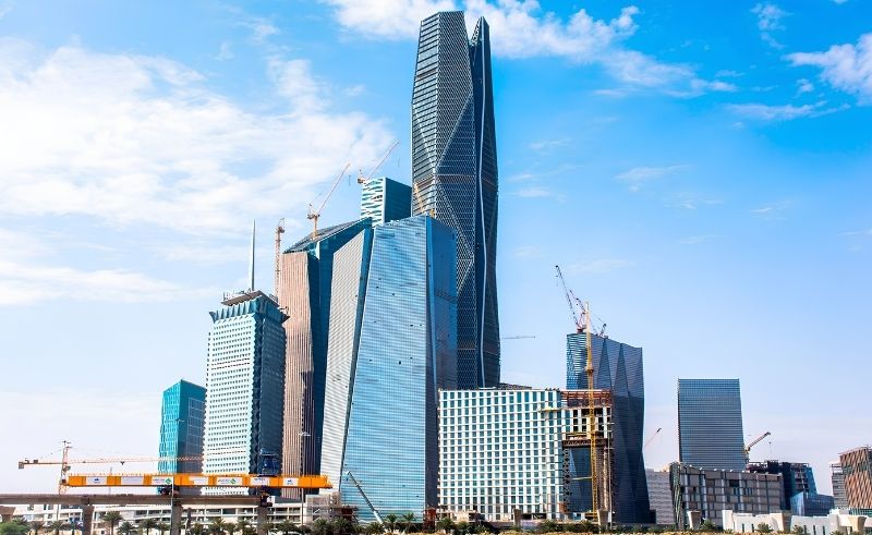 PIF Signs $9.5 Billion Investment Deals With World Bank Arms