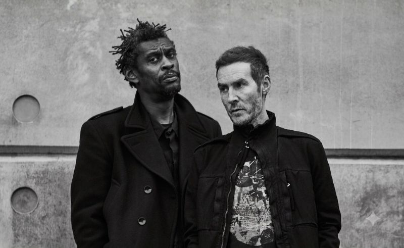 Massive Attack Banned From Singapore For Waving Palestine Flag 