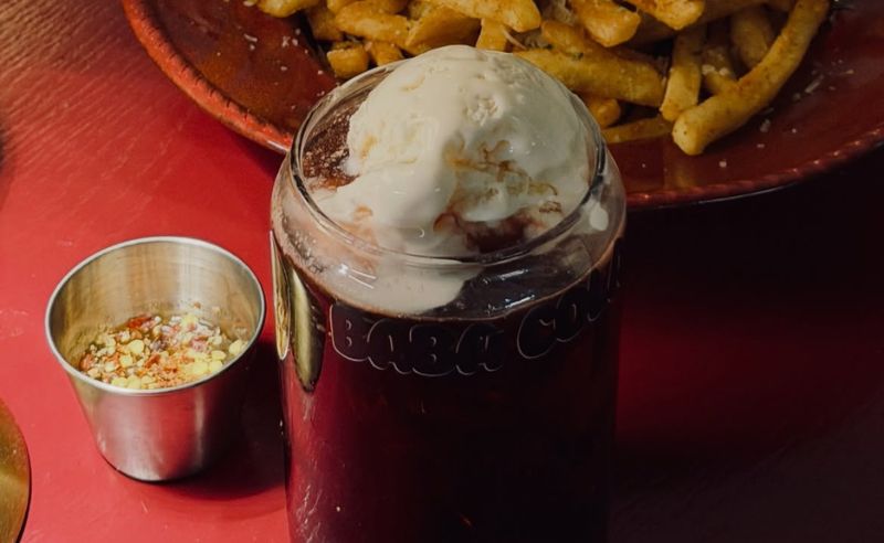 This Saudi Restaurant Still Serves Coca-Cola the Old-Fashioned Way