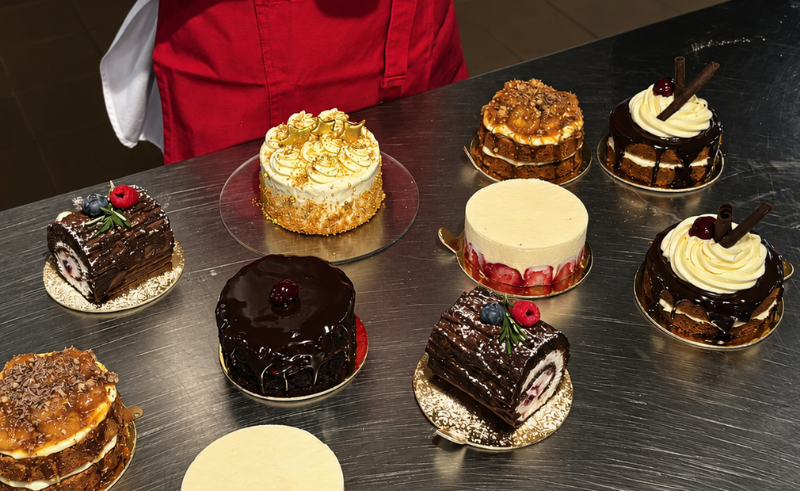 Where to Find the Best Small Cakes in Egypt
