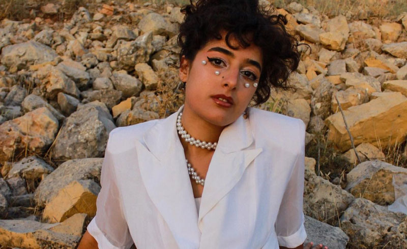Dina Miin Bounces & Grooves in Funky R&B Debut ‘Jowa El-Kon’