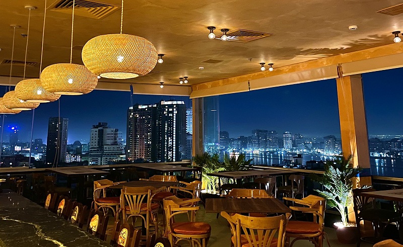 Esco-Bar Serves Up A Slice of Mexico in Garden City