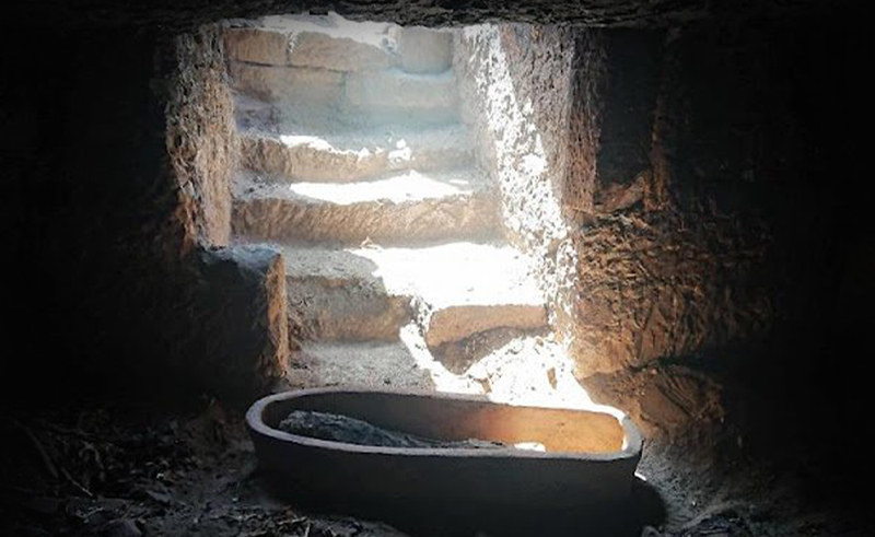 30 Mummies Found Inside Fire-Scorched Tomb in Aswan