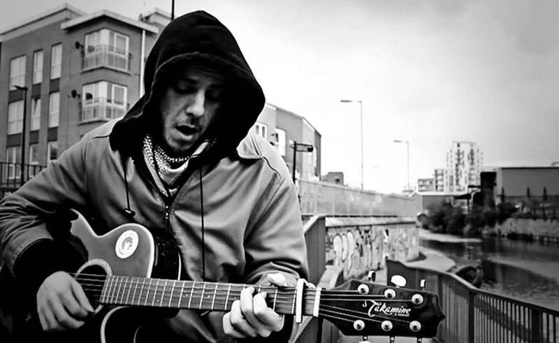  El Far3i Releases Emotional Acoustic Rap Album ‘Nas Min Khashab’