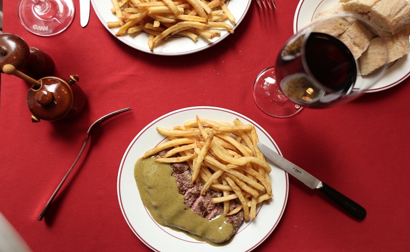 Paris' Iconic Le Relais De l'Entrecote Touches Down in Cairo