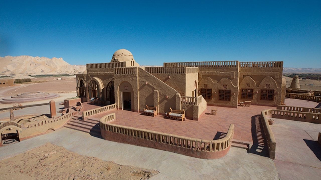 You Can Stay At the Dakhla Oasis Lodge Where 'Abu Ali' Was Filmed