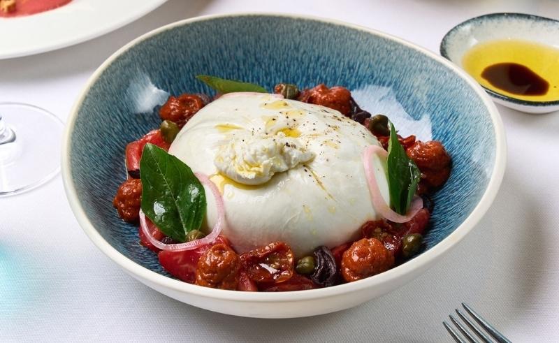 Riviera Brings Coastal Charms to Four Seasons Nile Plaza