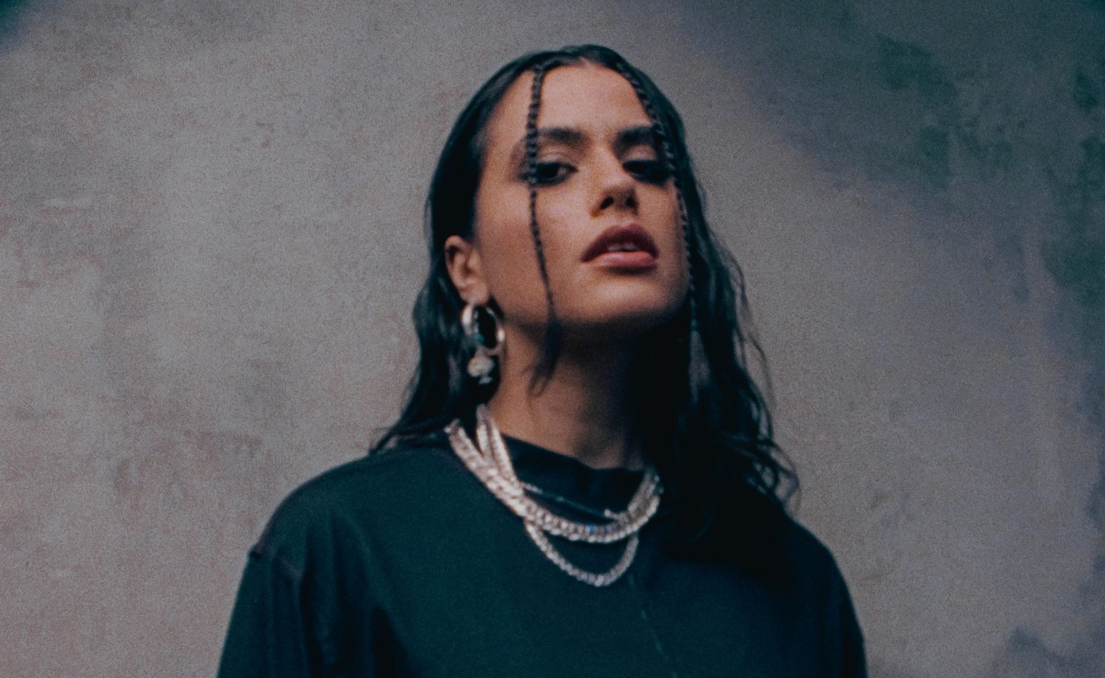 Lana Lubany Takes Us Back to The 00s in New Music Video ‘CLONES’