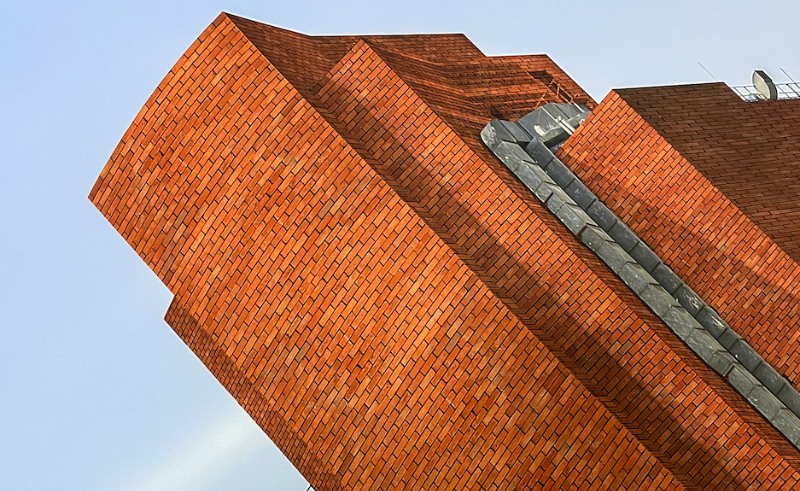 Cairo Photo Week Exhibit Explores the Understated Beauty of Red Bricks