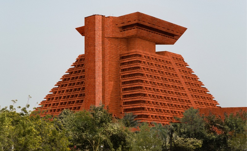Artist Nelly El Sharkawy Explores Beauty of Bricks at Cairo Photo Week