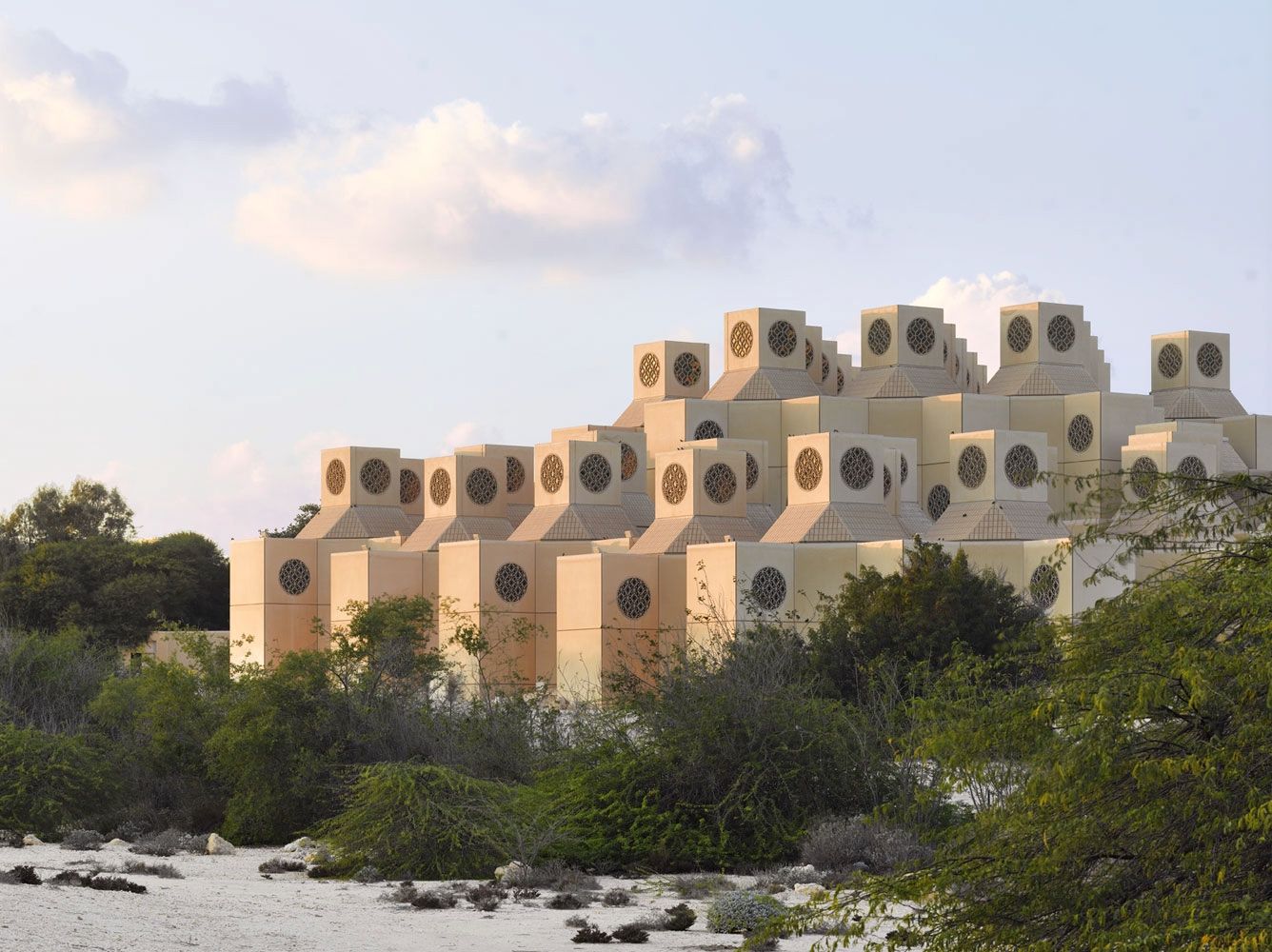 Egyptian Architect Kamal El Kafrawi’s Design of Qatar University