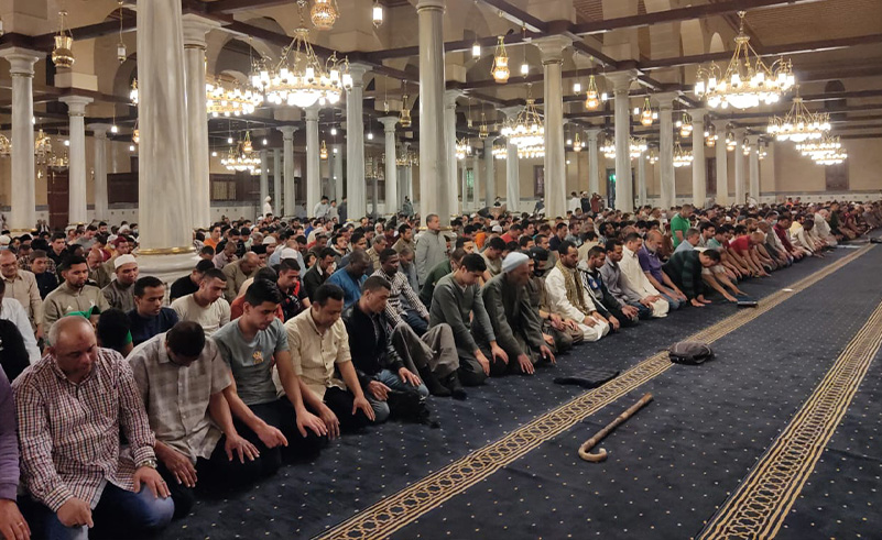 Large Mosques Will Host Tarawih Prayers With No Time Cap