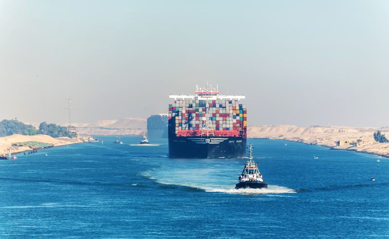 Suez Canal Authority to Launch 6 New Tugboats & Floating Port