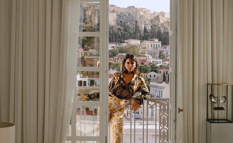 The Dolli: An All-White Haven With Sublime Views of Athens' Parthenon
