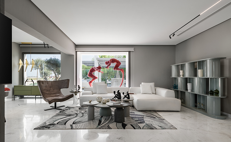 Coastal Shades of Grey: Inside a Front-Row Summerhouse in Marassi