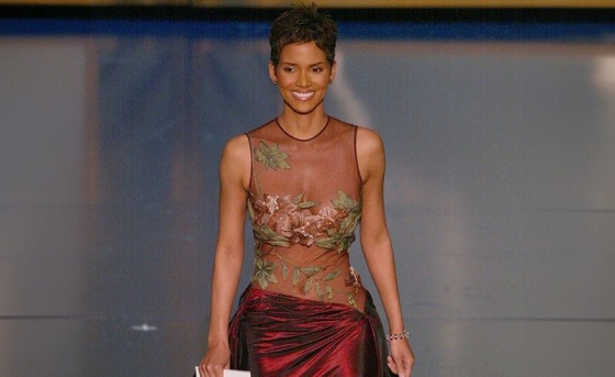 Styled Archives: Halle Berry In Elie Saab Gown at The 2002 Oscars