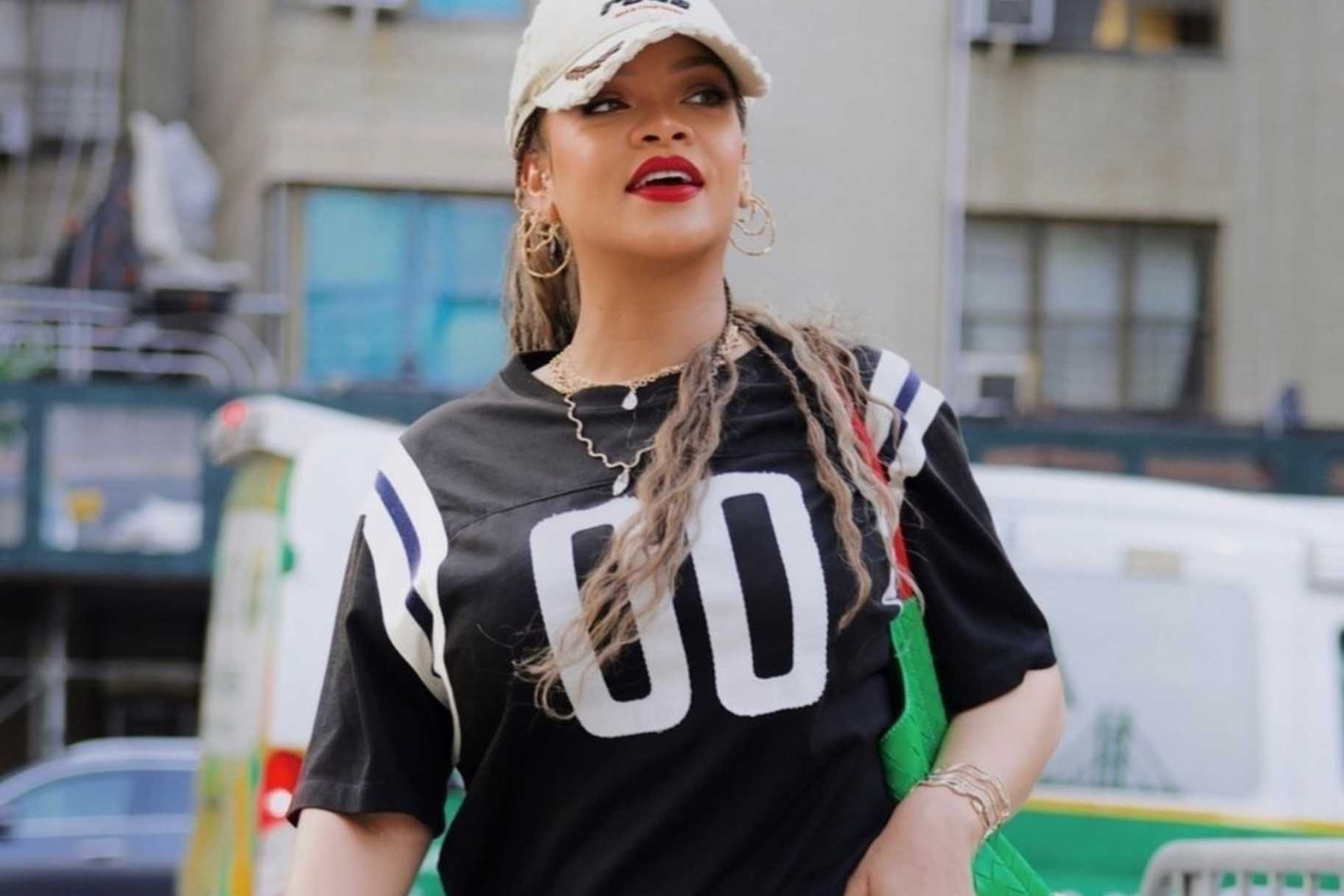 Rihanna Spotted Sporting Emirati Jewellery Brand Ailes