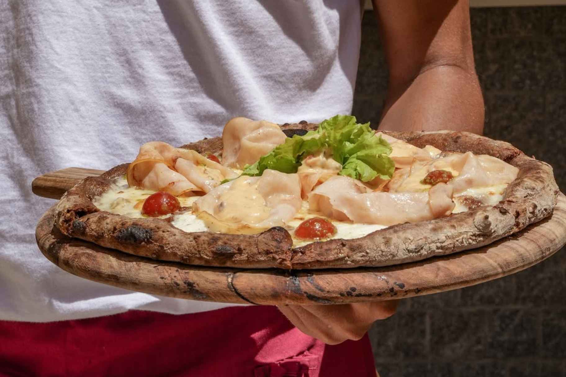 A Comprehensive Guide to Pizza: an Authentic Italian Approach