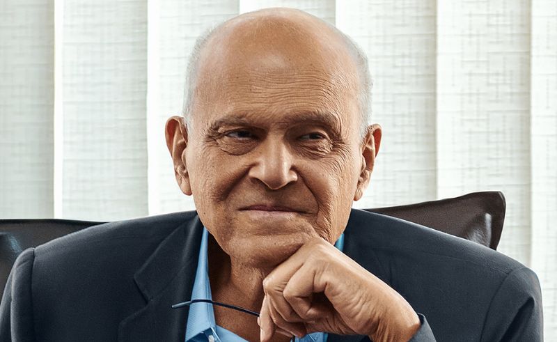 Dr. Magdi Yacoub to Establish New Heart Hospital Near Giza Pyramids