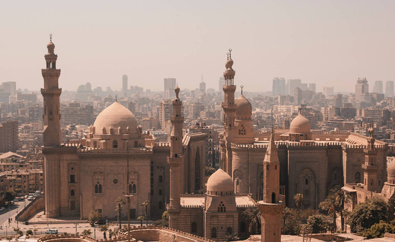 A Tale of Twin Cities: Cairo and Palermo