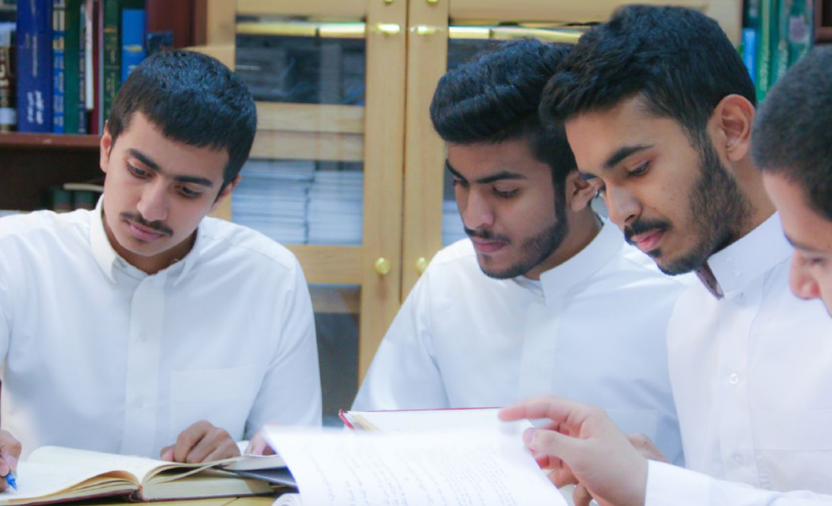 National Attire Made Mandatory for Saudi High School Students