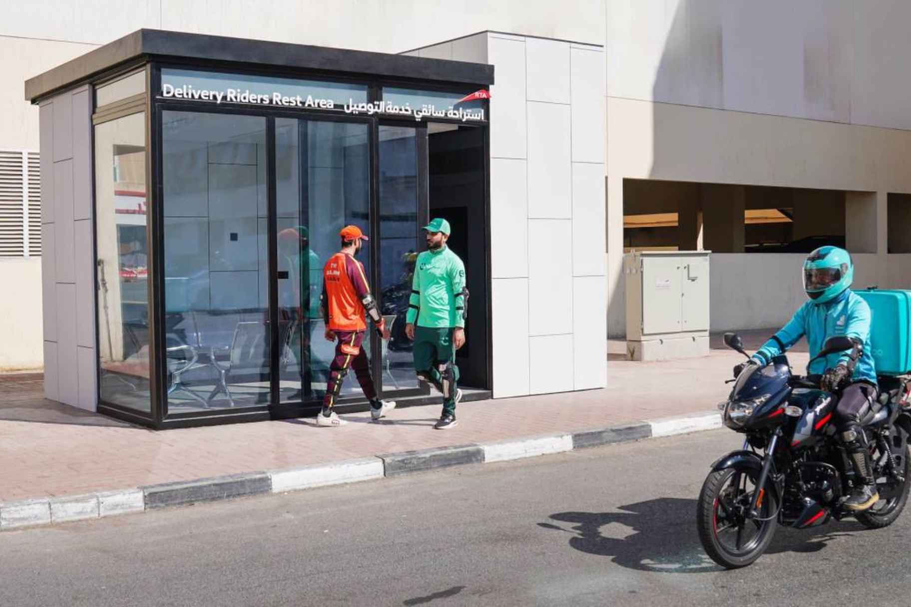 Dubai RTA Launches 40 Air-Conditioned Rest Zones for Delivery Riders