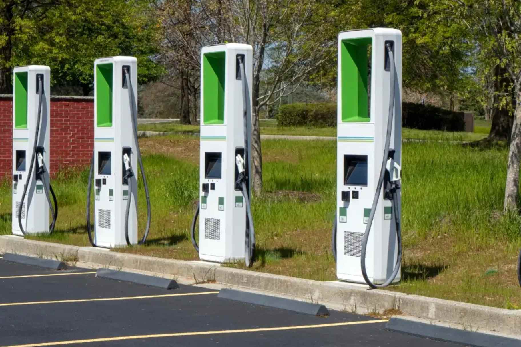 Over 250 New EV Charging Stations Set to Roll Out Across Dubai in 2025