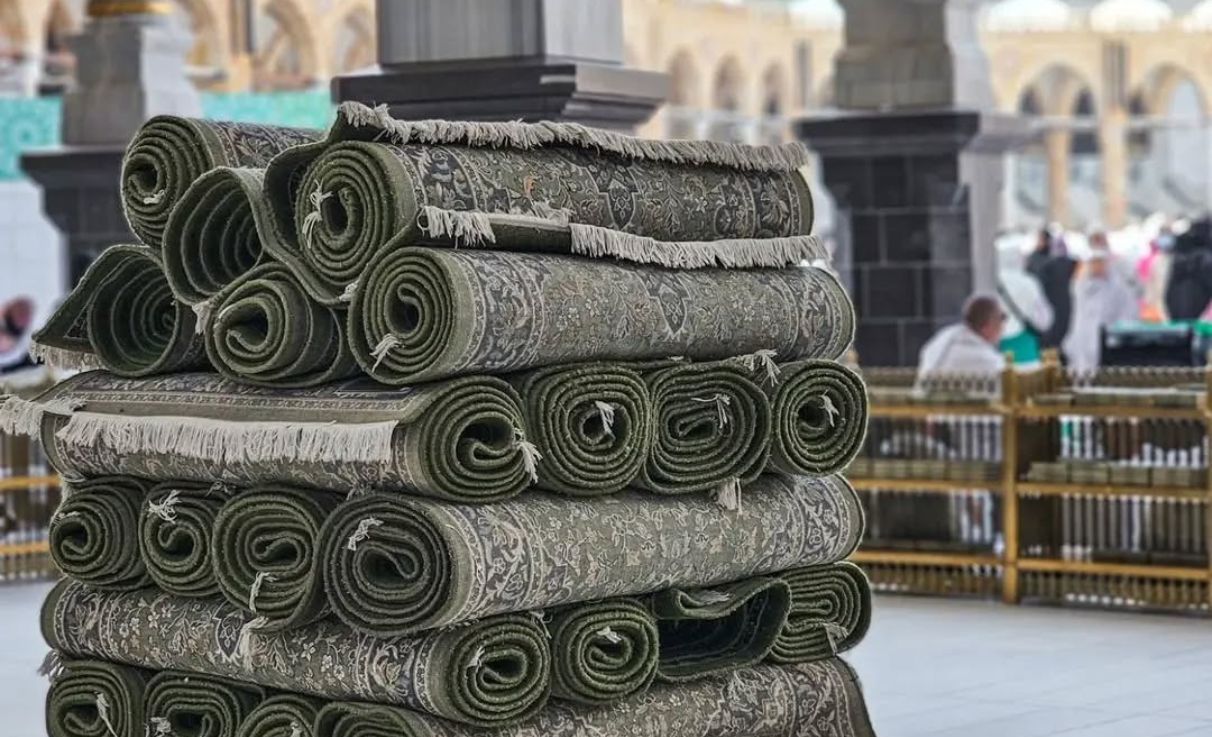 33,000 Saudi-Made Luxury Carpets Added to Grand Mosque for Ramadan