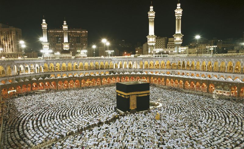 Saudi Arabia Expands Rubber Walkways to Ease Pilgrim Movement for Hajj