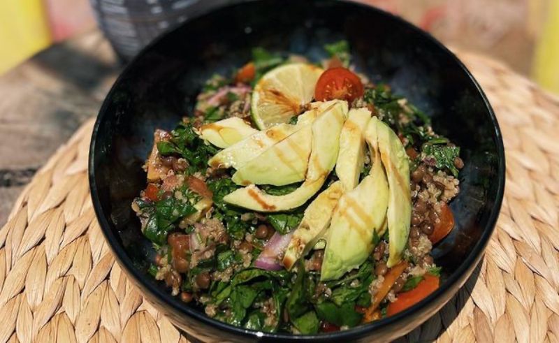 This Dahab Eatery Serves a Slice of Sunshine With Every Dish